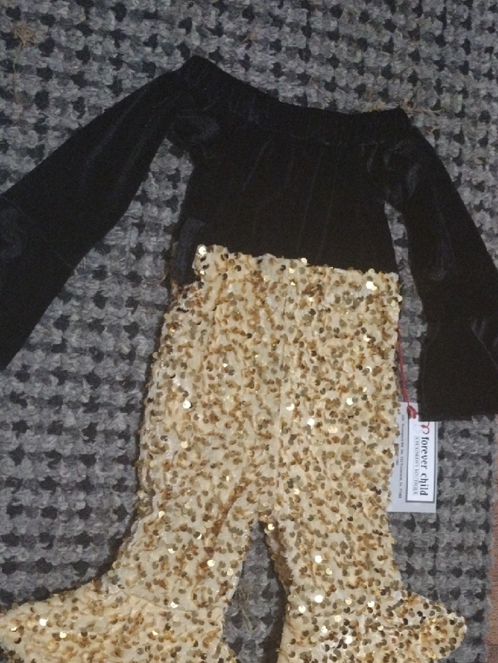 Black Velvet Off-Shoulder Top with Gold Fur Sequin Bell Pants - Kids - Picture 10 of 10